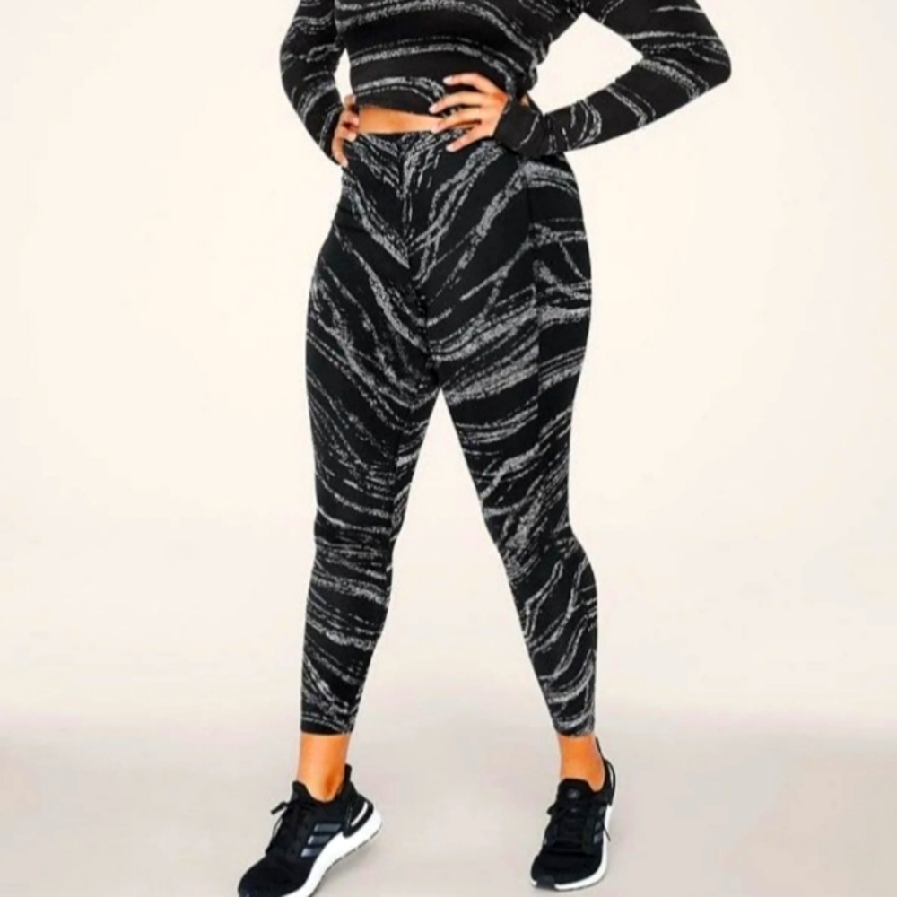 Victoria’s Secret PINK Compression V  Legging, Small black reflective